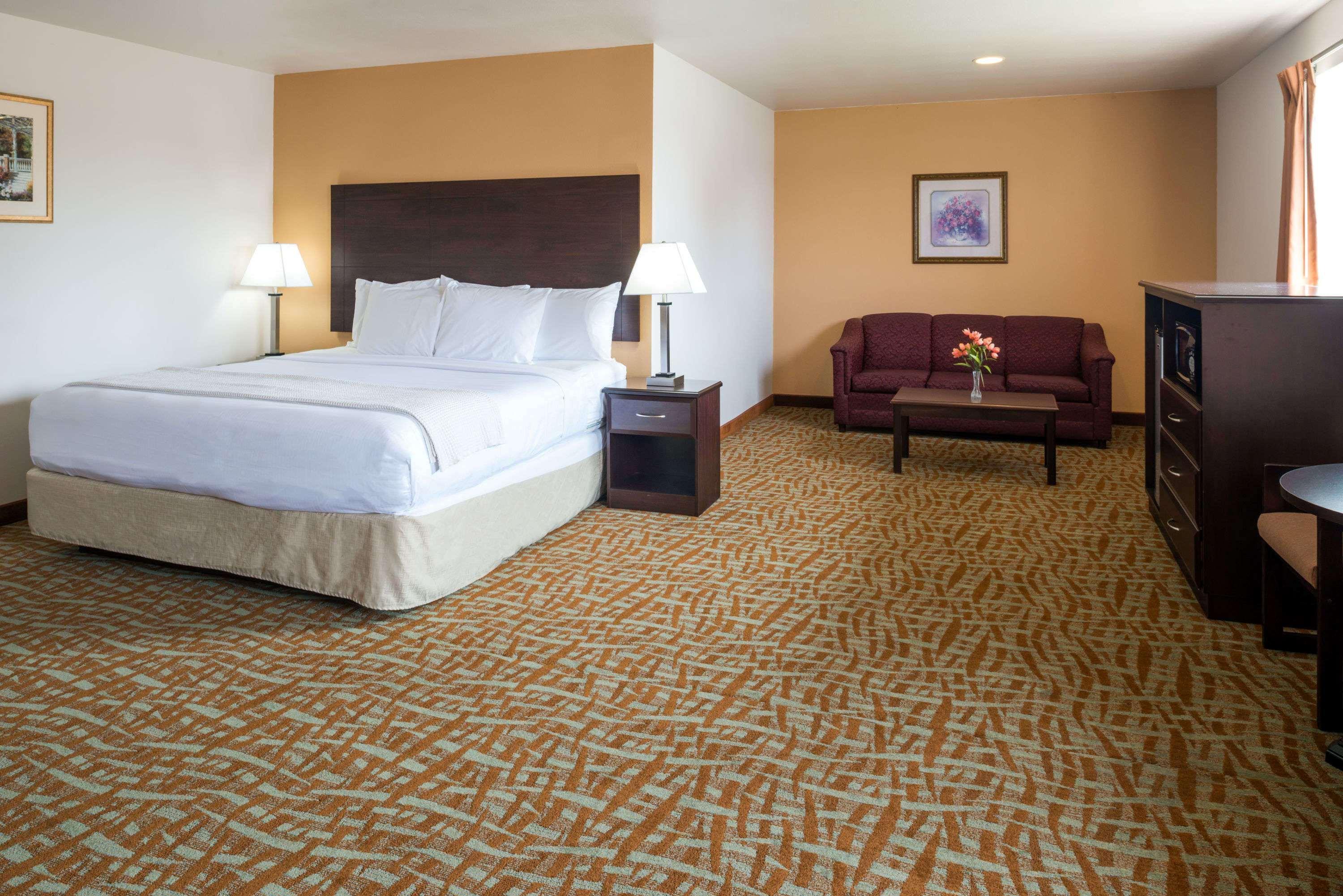 Days Inn & Suites By Wyndham Spokane Airport איירוויי הייטס מראה חיצוני תמונה