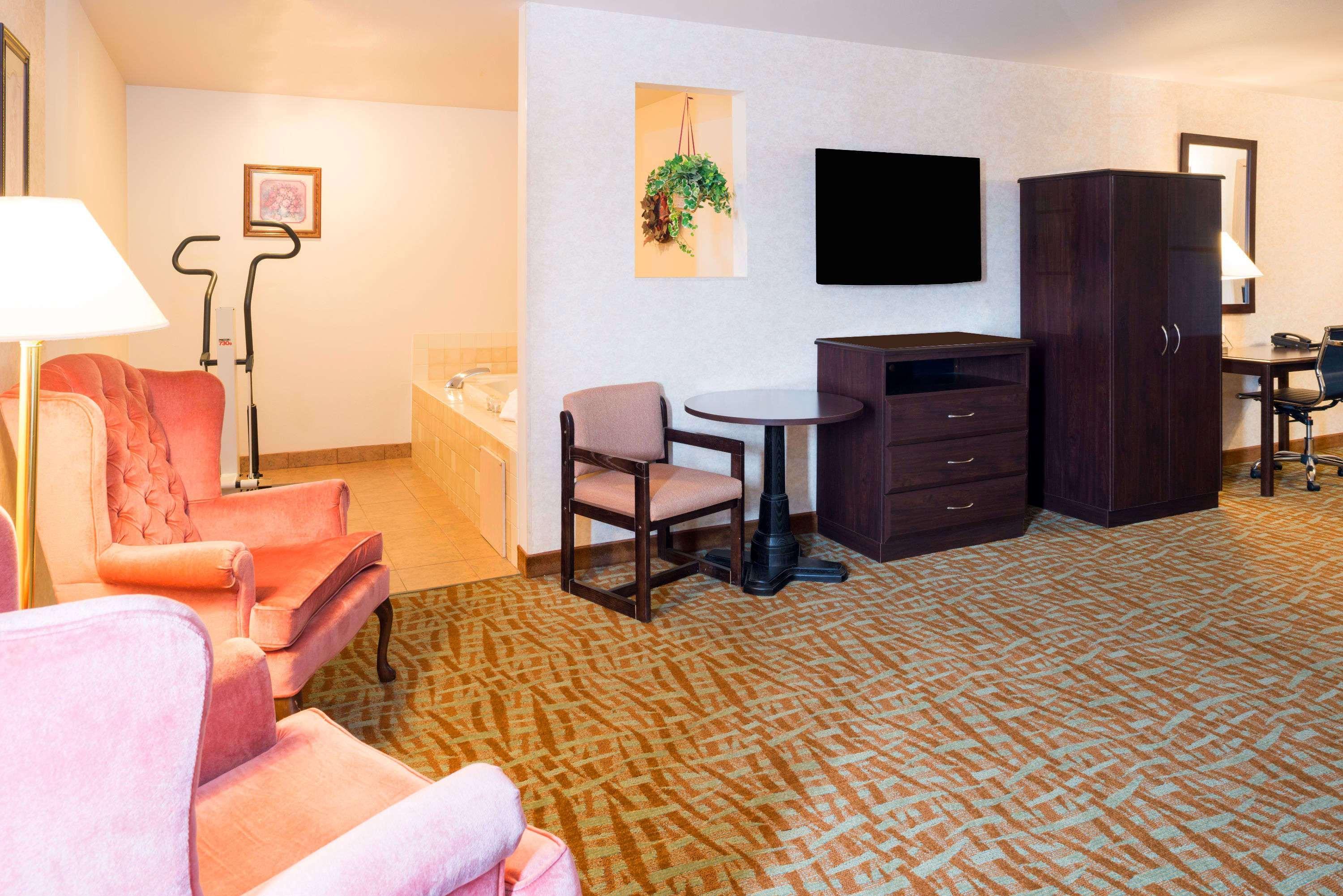 Days Inn & Suites By Wyndham Spokane Airport איירוויי הייטס מראה חיצוני תמונה