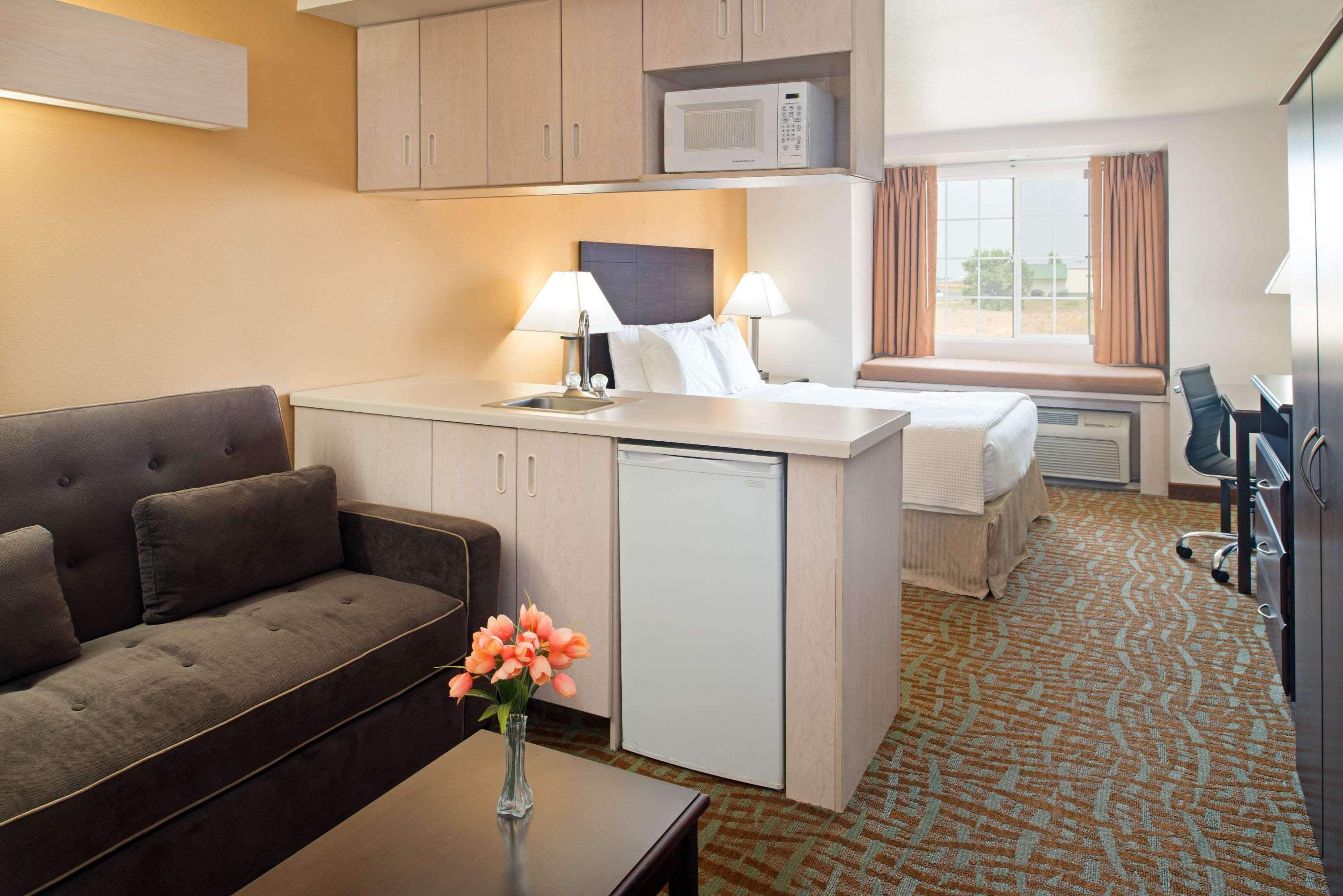 Days Inn & Suites By Wyndham Spokane Airport איירוויי הייטס מראה חיצוני תמונה
