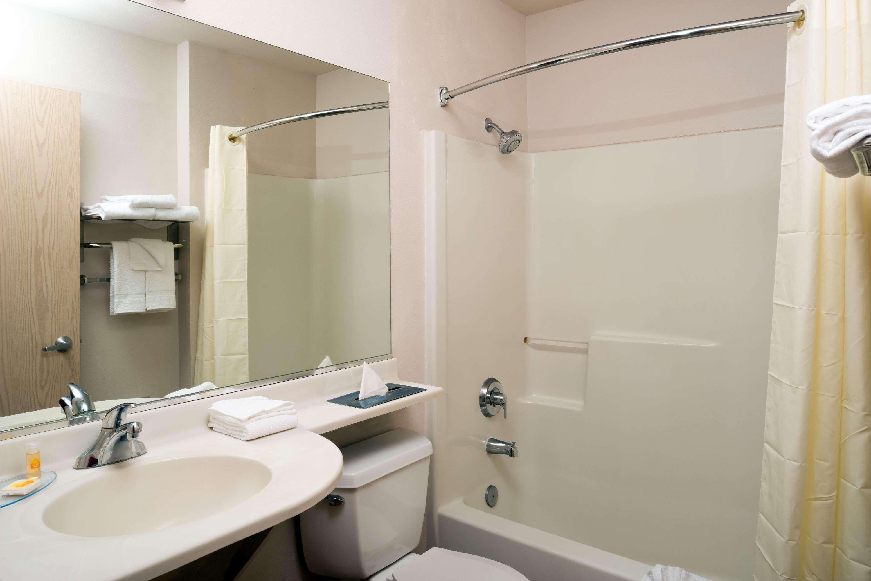 Days Inn & Suites By Wyndham Spokane Airport איירוויי הייטס מראה חיצוני תמונה