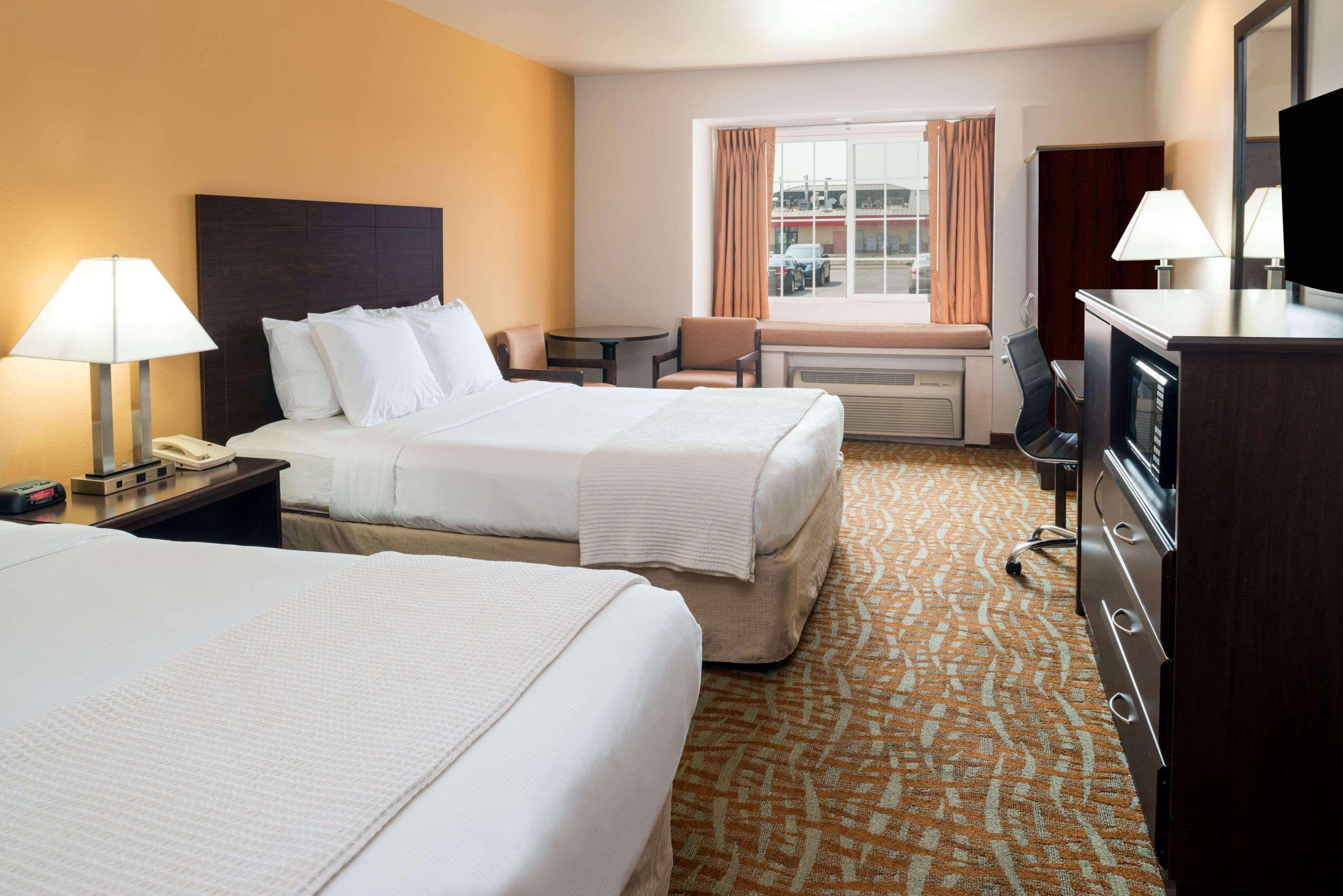 Days Inn & Suites By Wyndham Spokane Airport איירוויי הייטס מראה חיצוני תמונה