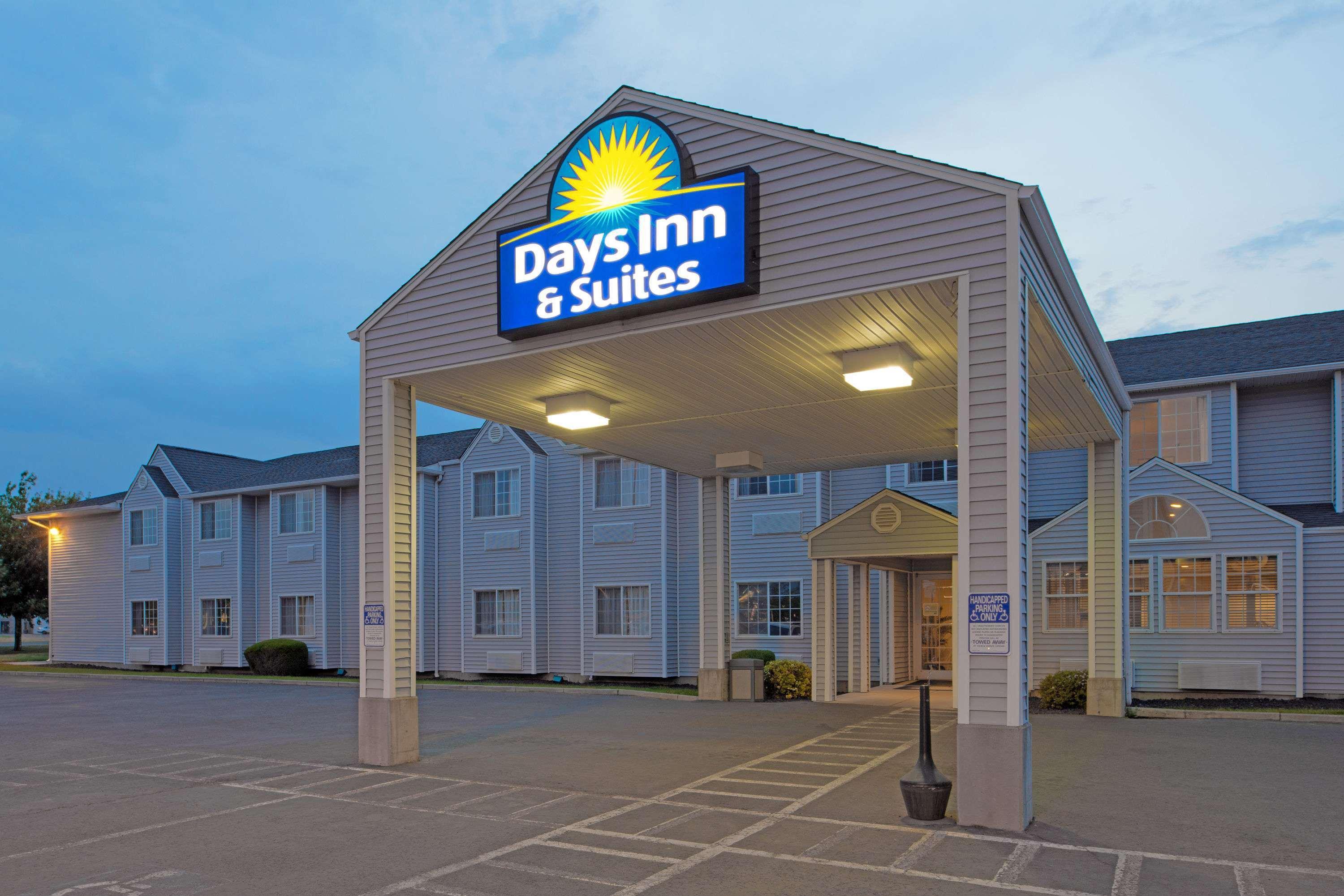 Days Inn & Suites By Wyndham Spokane Airport איירוויי הייטס מראה חיצוני תמונה