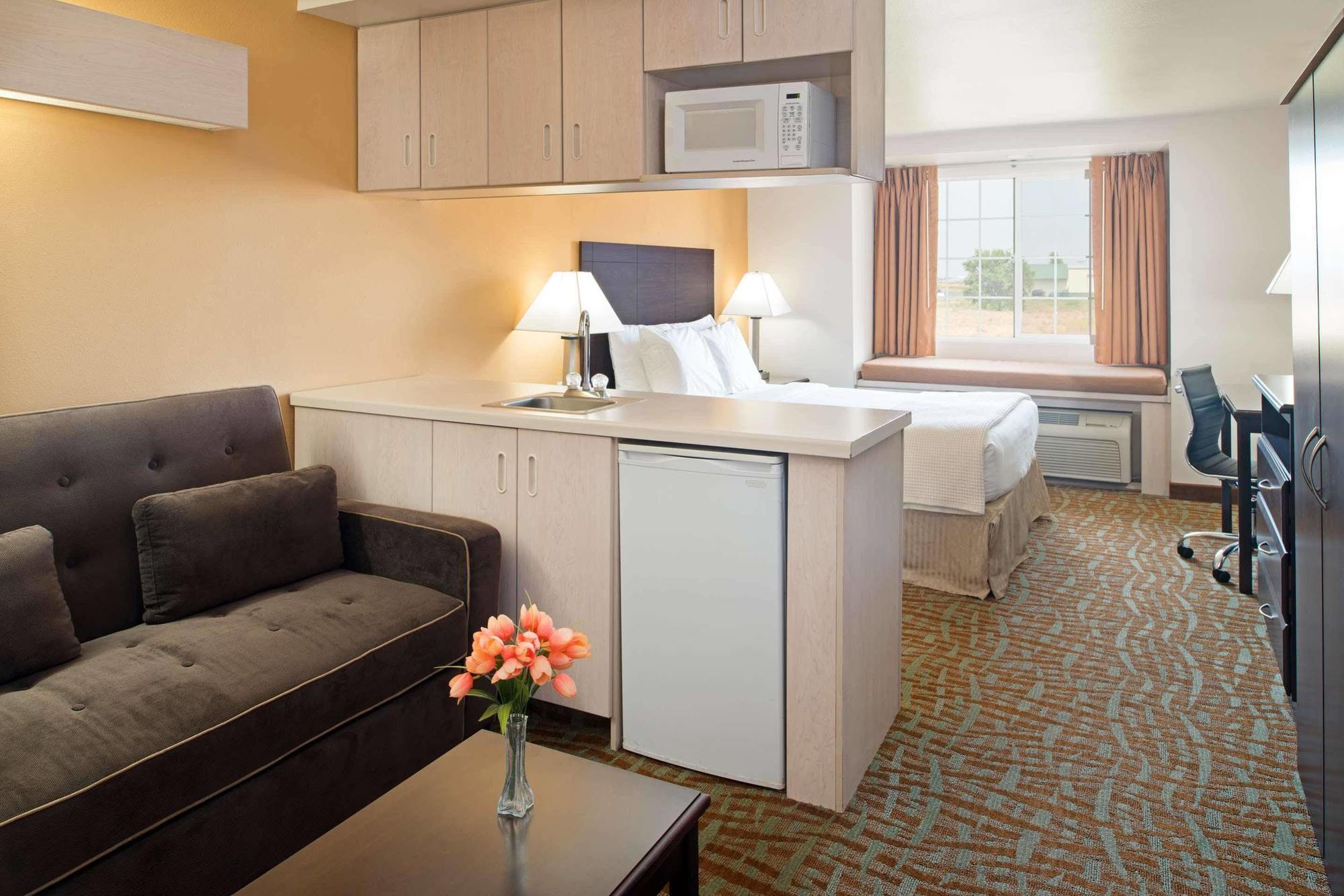 Days Inn & Suites By Wyndham Spokane Airport איירוויי הייטס מראה חיצוני תמונה