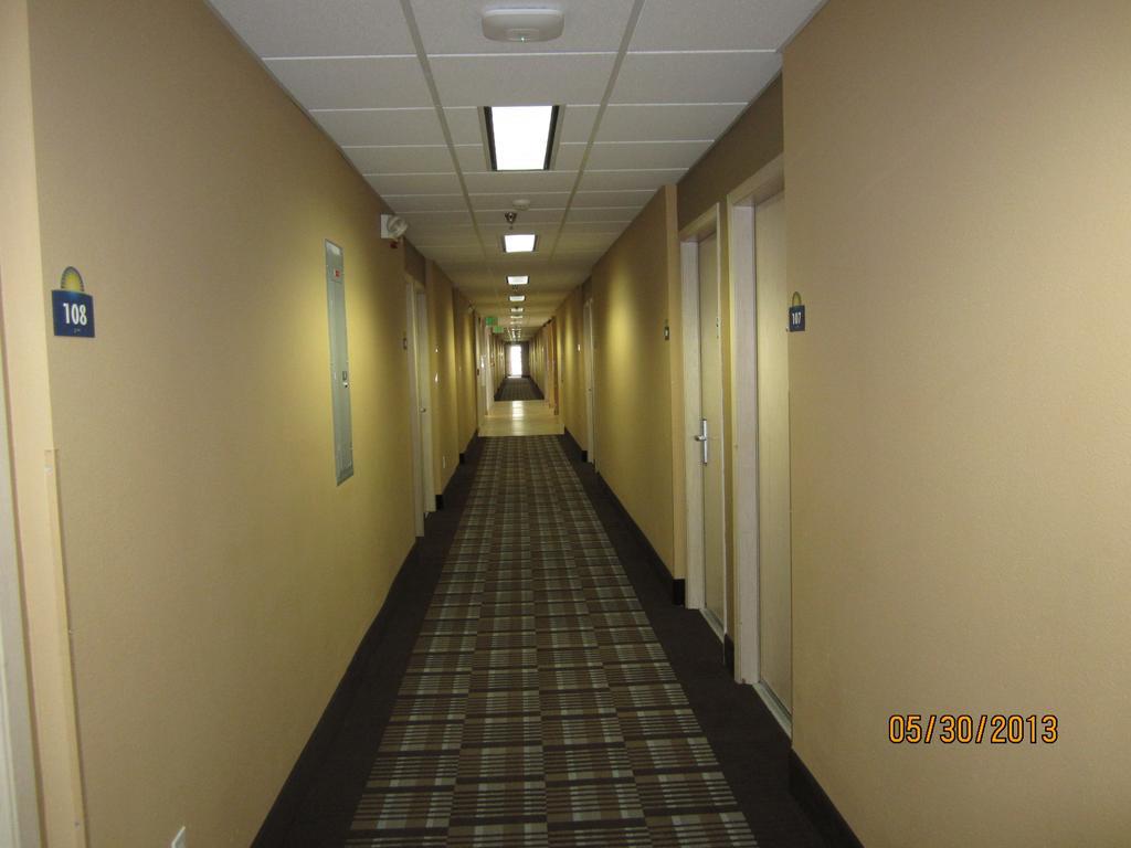 Days Inn & Suites By Wyndham Spokane Airport איירוויי הייטס מראה חיצוני תמונה